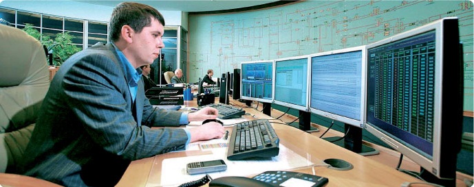 Купить диплом техника Техник за рабочим местом